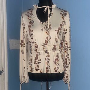 🔴 Floral Cream Blouse with Tie-Neck
